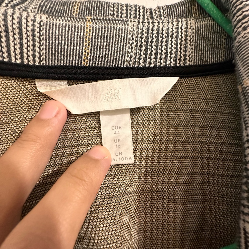H&M blazer - Picture 2 of 3